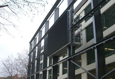 aluminium supporting structure for media screens