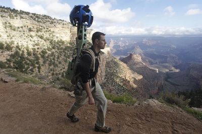 Google Trekker goes to the Grand Canyon, takes Street View souvenirs back home