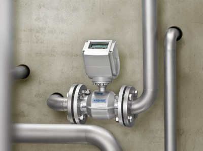 Water meter does not require straight inlet and outlet runs
